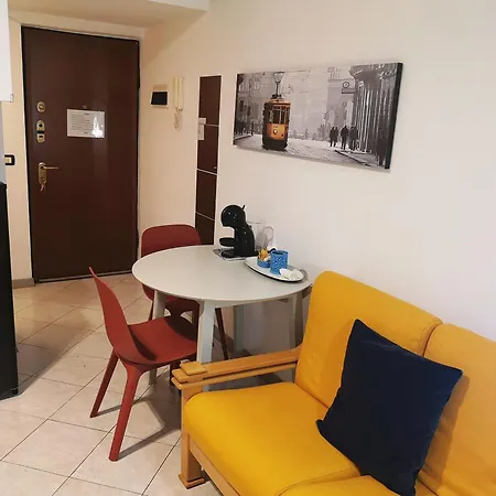 Lovely Flat Naviglio Grande-3